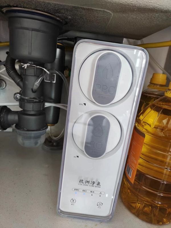 当您关闭水龙头后，前置过滤器里的水仍然可以使用，但具体使用情况取决于几个因素